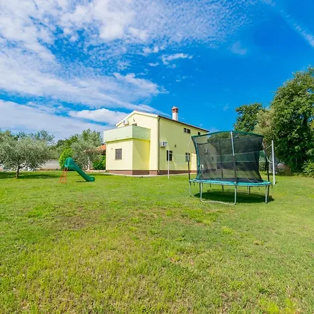 Вилла Unique Istrian Pool Fuma