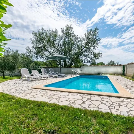 Unique Istrian Pool Fuma *