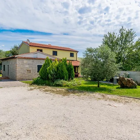 Вилла Unique Istrian Pool Fuma *