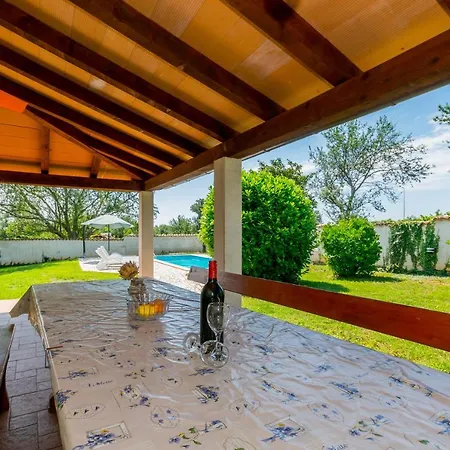 Unique Istrian Pool Fuma Marcana