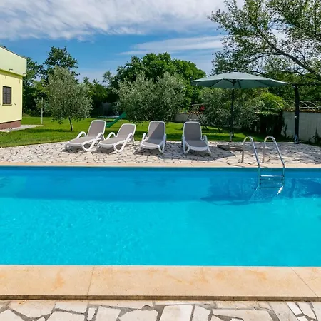 Unique Istrian Pool Fuma Marcana