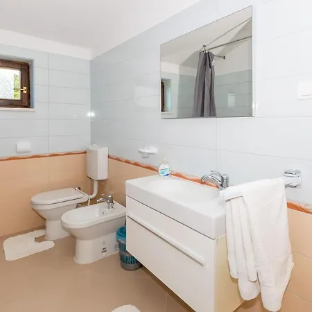 Unique Istrian Pool Fuma Marcana